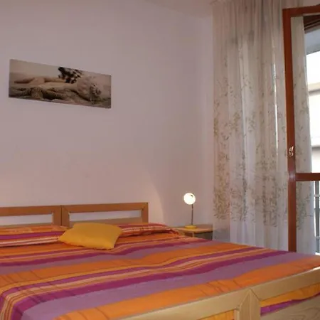 Experience Comfort By The Pool Appartement *