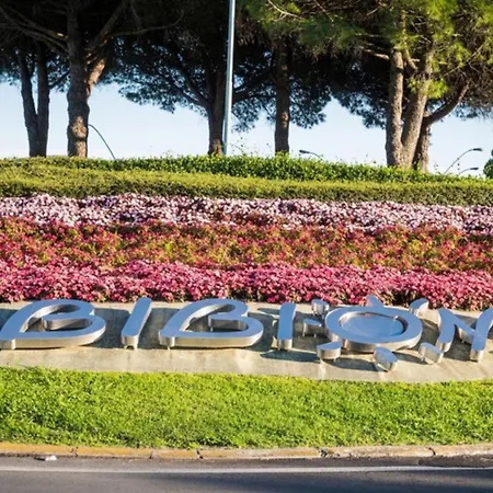 Experience Comfort By The Pool Bibione
