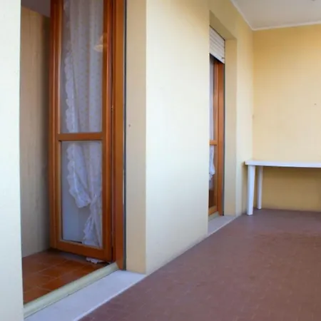 Experience Comfort By The Pool Daire *
