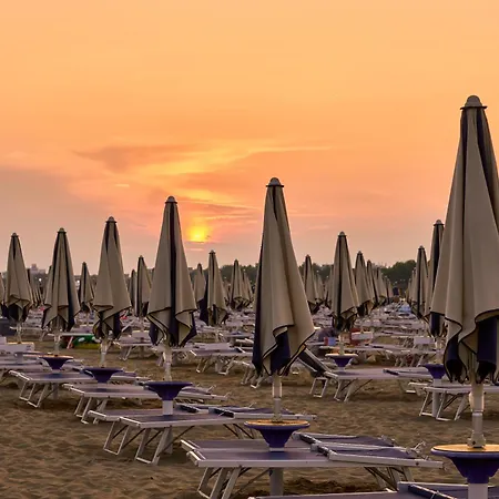 Experience Comfort By The Pool - Beahost Apartment Bibione